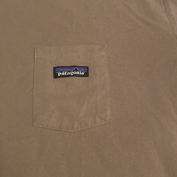 Patagonia t-shirt - Picture 2 of 4